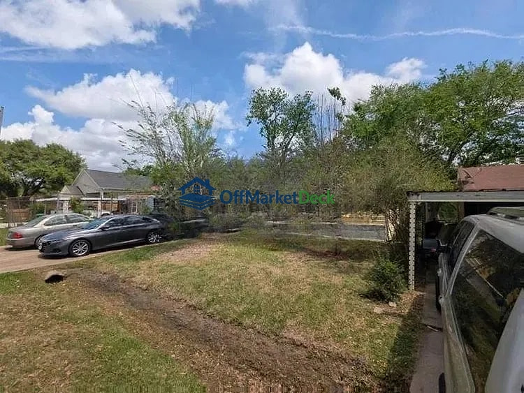 Off-market house in Houston, Texas — 3 beds, 1 bath, $95,000 — photo 3 of 5