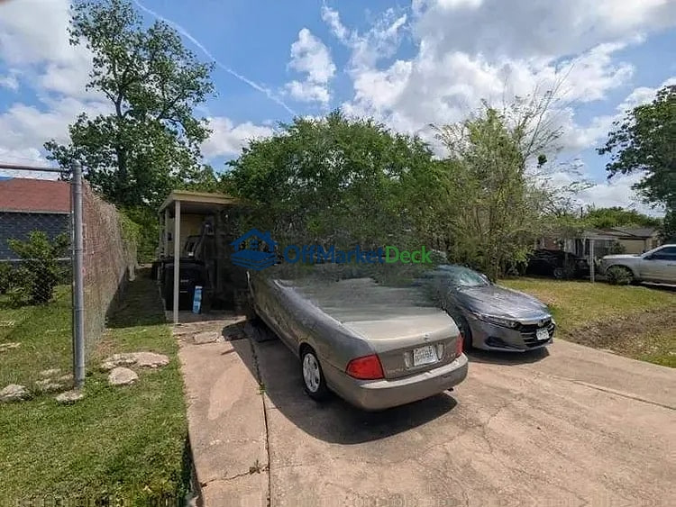 Off-market house in Houston, Texas — 3 beds, 1 bath, $95,000