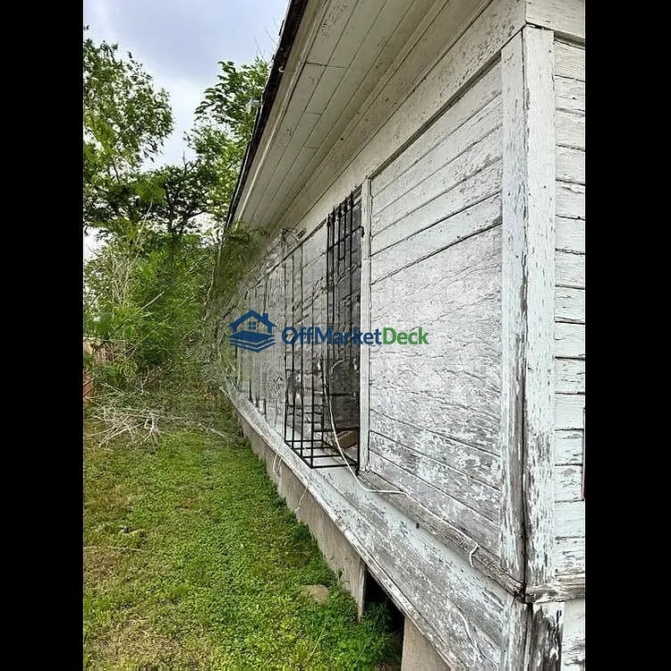 Off-market house in Waco, Texas — 3 beds, 1 bath, $67,500 — photo 4 of 5