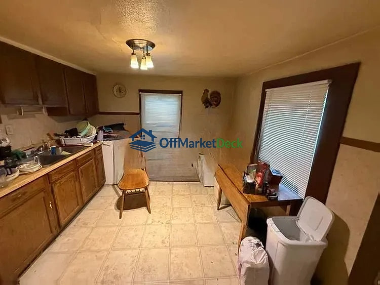 Off-market house in Noblesville, Indiana — 2 beds, 1 bath, $110,000 — photo 5 of 5