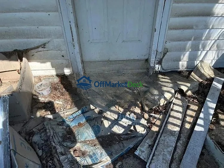 Off-market house in South Fulton, Tennessee — 2 beds, 1 bath, $10,000 — photo 3 of 5