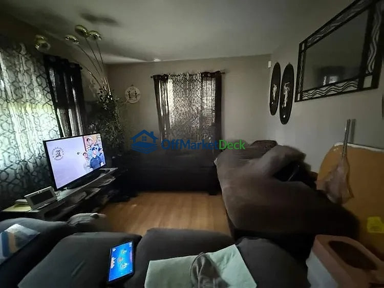Off-market house in Indianapolis, Indiana — 3 beds, 1 bath, $74,990 — photo 3 of 5