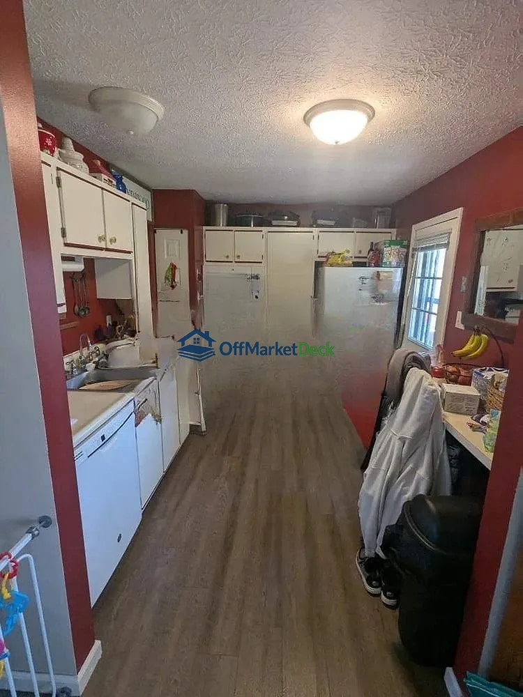 Off-market house in Bloomington, Indiana — 3 beds, 1.5 baths, $205,000 — photo 5 of 5