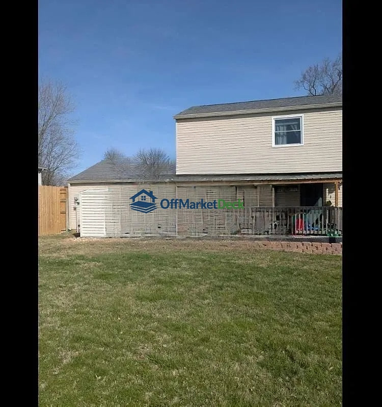 Off-market house in Bloomington, Indiana — 3 beds, 1.5 baths, $205,000 — photo 3 of 5