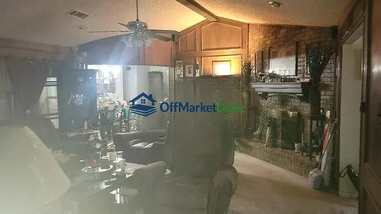 Off-market house in Dallas, Texas — 3 beds, 2.5 baths, $305,000
