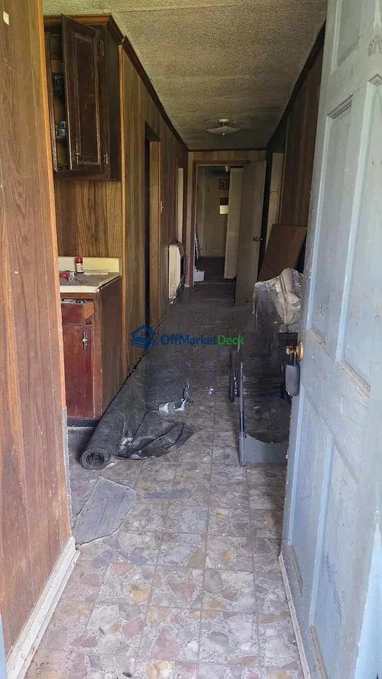 Off-market house in Hertford, North Carolina — 5 beds, 1 bath, $62,500 — photo 2 of 5