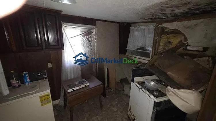 Off-market house in Hertford, North Carolina — 5 beds, 1 bath, $62,500 — photo 4 of 5