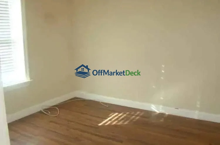Off-market house in Baton Rouge, Louisiana — 3 beds, 1 bath, $42,500 — photo 3 of 5