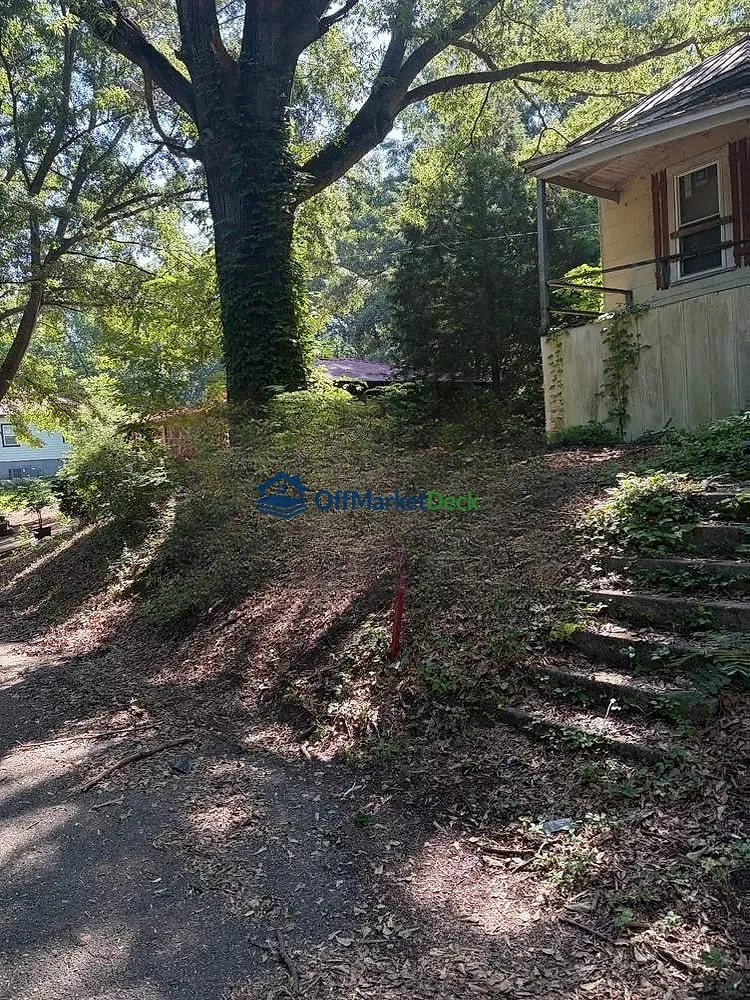 Off-market house in Bessemer, Alabama — 2 beds, 1 bath, $10,000 — photo 7 of 8