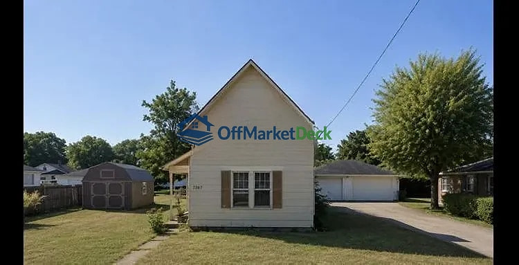 Off-market house in New Castle, Indiana — 3 beds, 1 bath, $29,900 — photo 3 of 3