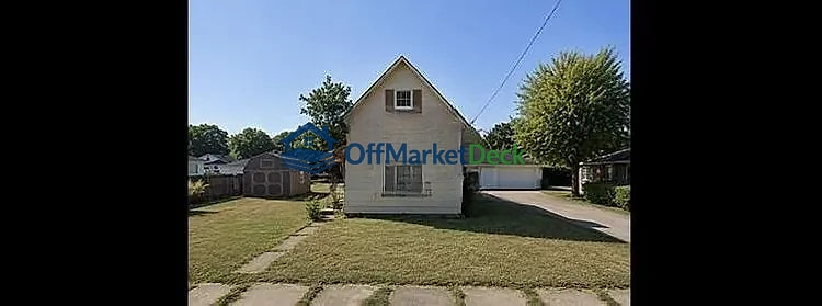 Off-market house in New Castle, Indiana — 3 beds, 1 bath, $29,900 — photo 2 of 3