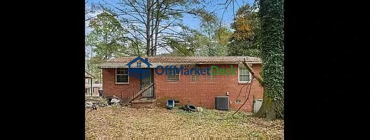 Off-market house in Atlanta, Georgia — 3 beds, 1 bath, $140,000 — photo 2 of 5
