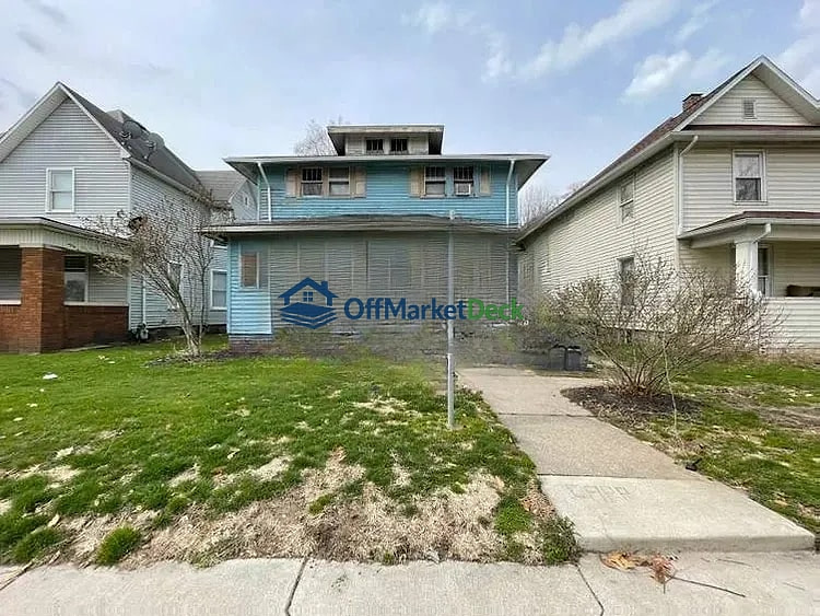 Off-market house in Elkhart, Indiana — 3 beds, 1 bath, $79,000 — photo 3 of 5