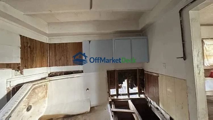 Off-market house in Altus, Oklahoma — 3 beds, 1 bath, $27,850 — photo 4 of 5