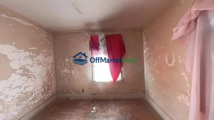 Off-market house in Sheffield, Alabama — 3 beds, 1 bath, $14,900 — photo 5 of 5