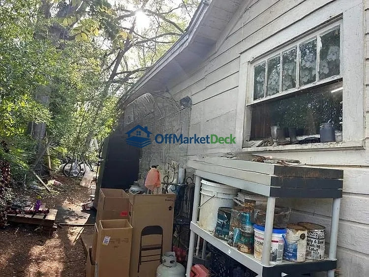 Off-market house in Sylacauga, Alabama — 2 beds, 1 bath, $32,850 — photo 3 of 5
