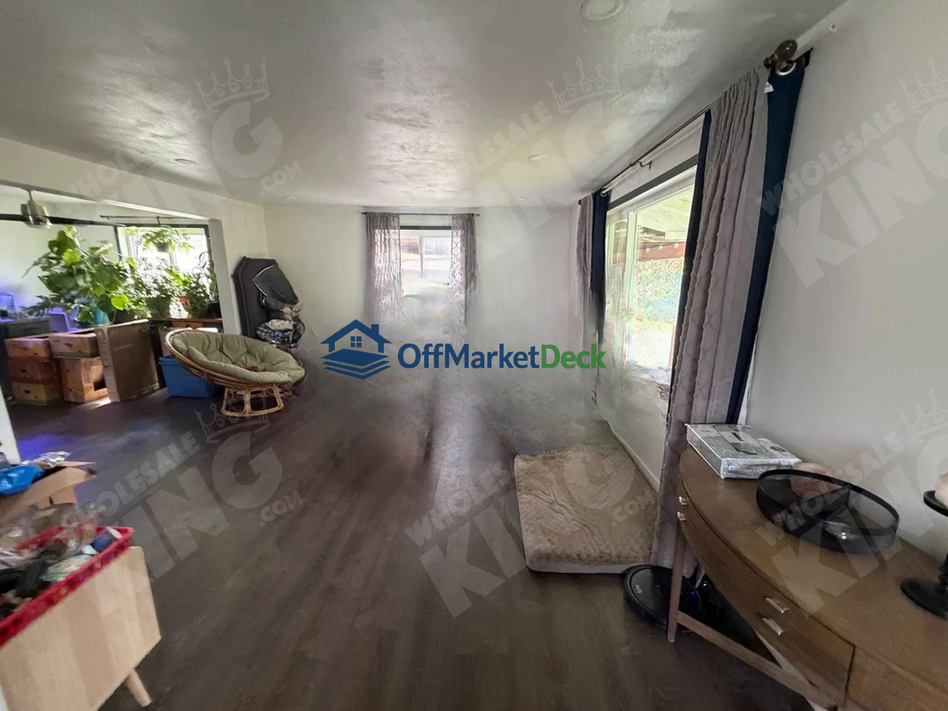 Off-market house in Aloha, Oregon — 3 beds, 2 baths, $390,000 — photo 3 of 8