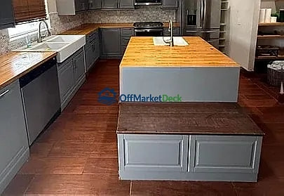 Off-market house in Kissimmee, Florida — 5 beds, 3 baths, $330,000 — photo 3 of 8