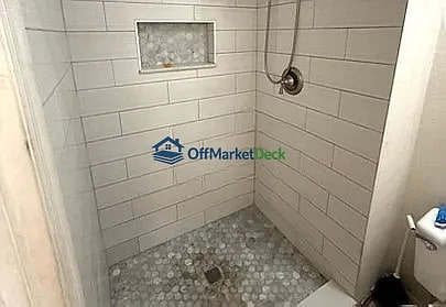 Off-market house in Kissimmee, Florida — 5 beds, 3 baths, $330,000 — photo 5 of 8