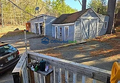 Off-market house in Lyndeborough, New Hampshire — 4 beds, 2 baths, $389,900 — photo 4 of 8