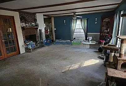 Off-market house in Lyndeborough, New Hampshire — 4 beds, 2 baths, $389,900 — photo 7 of 8