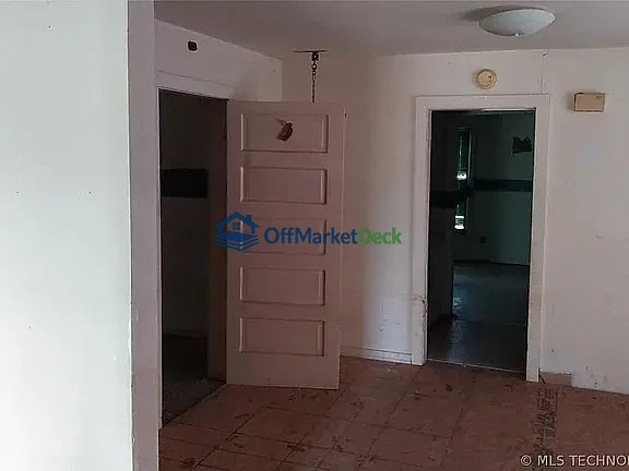 Off-market house in Muskogee, Oklahoma — 2 beds, 1 bath, $28,000 — photo 2 of 8