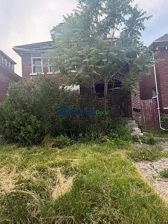 Off-market house in Detroit, Michigan — 5 beds, 2 baths, $20,000