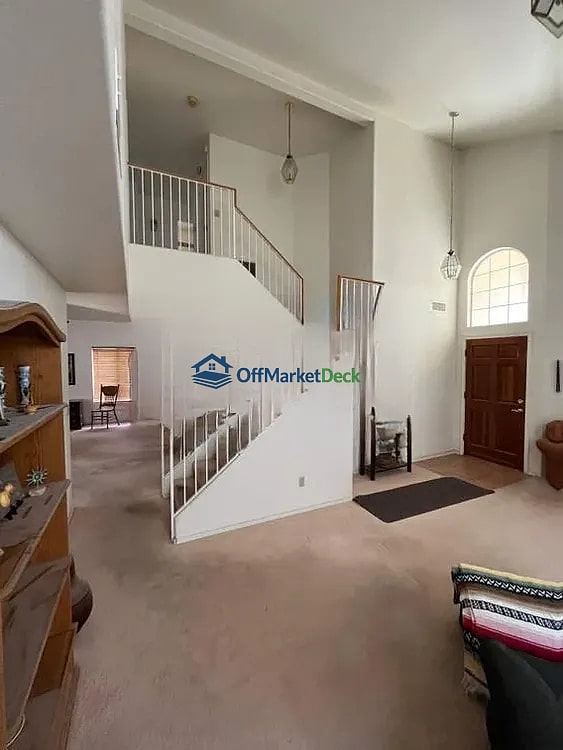 Off-market house in Peoria, Arizona — 3 beds, 2 baths, $335,000 — photo 3 of 8
