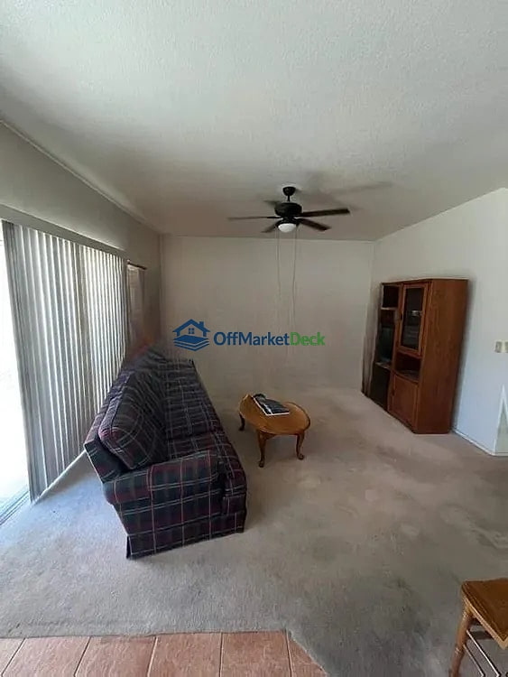 Off-market house in Peoria, Arizona — 3 beds, 2 baths, $335,000 — photo 4 of 8