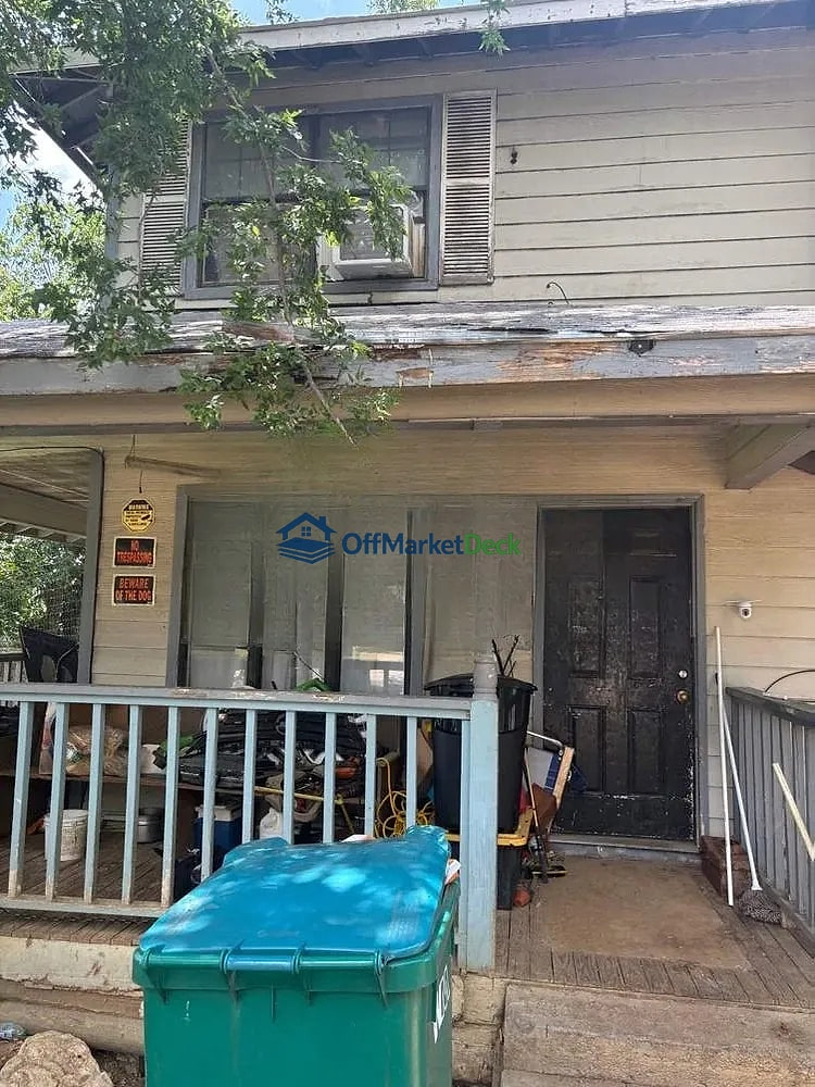 Off-market house in Gatesville, Texas — 3 beds, 1 bath, $74,000 — photo 3 of 8