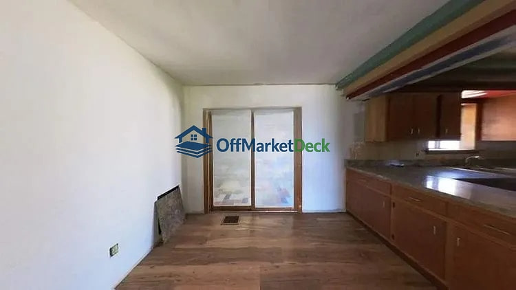 Off-market house in Ashland, Kentucky — 3 beds, 2 baths, $115,000 — photo 6 of 8