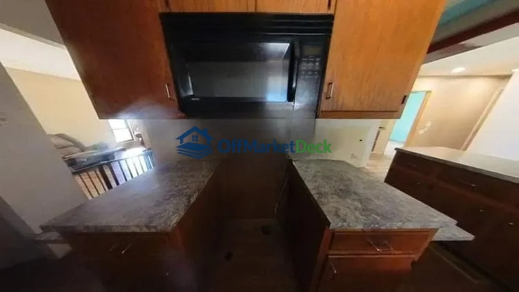 Off-market house in Ashland, Kentucky — 3 beds, 2 baths, $115,000 — photo 7 of 8