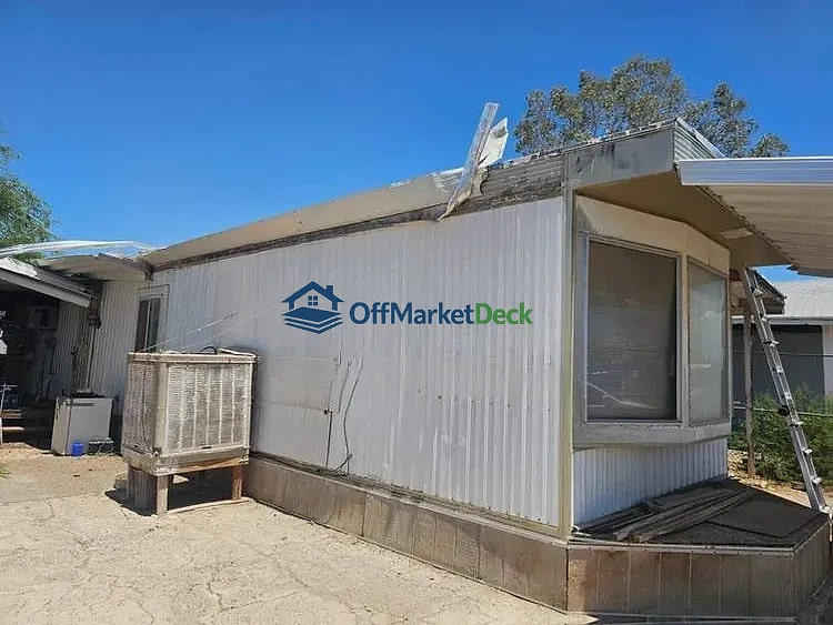 Off-market house in Bullhead City, Arizona — 2 beds, 1 bath, $53,200 — photo 4 of 8