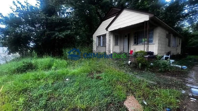 Off-market house in Jackson, Mississippi — 4 beds, 2 baths, $18,000 — photo 8 of 8