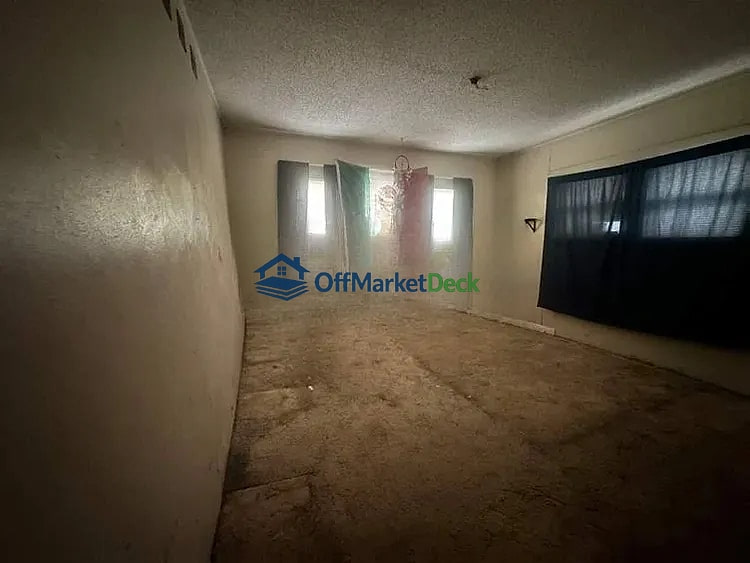 Off-market house in Fort Worth, Texas — 3 beds, 1 bath, $109,000 — photo 8 of 8
