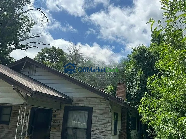 Off-market house in Fort Worth, Texas — 3 beds, 1 bath, $109,000 — photo 6 of 8