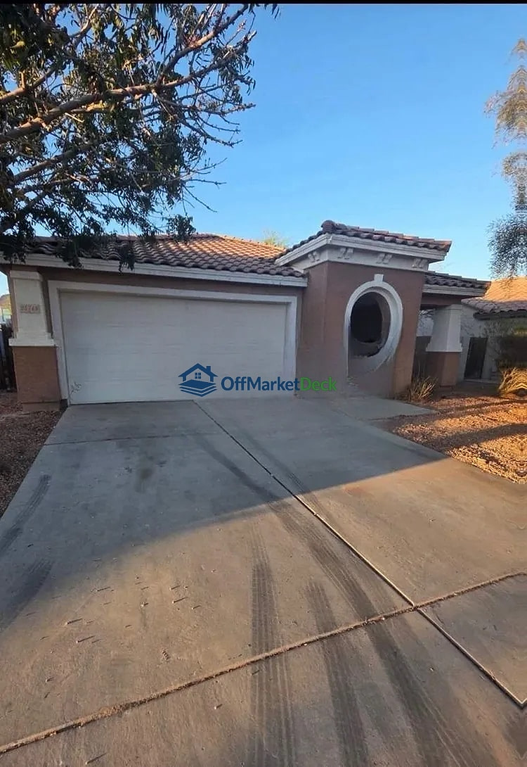 Off-market house in Queen Creek, Arizona — 5 beds, 3.5 baths, $510,000 — photo 8 of 8