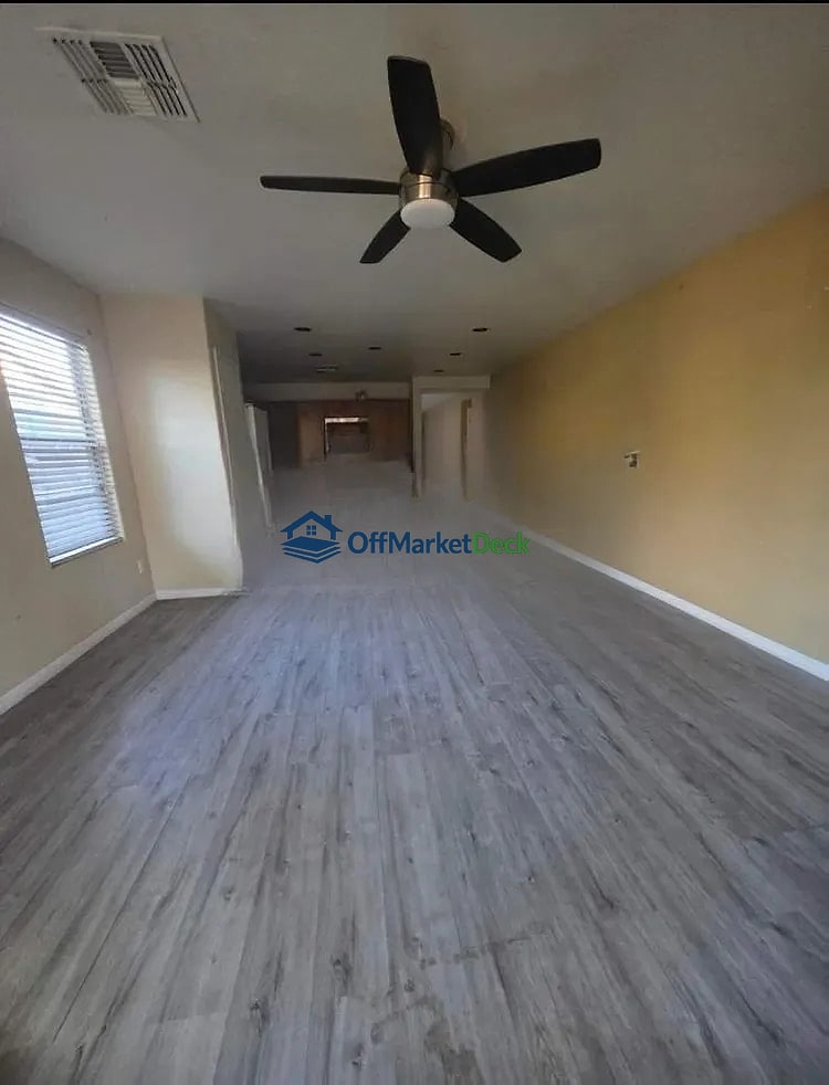 Off-market house in Queen Creek, Arizona — 5 beds, 3.5 baths, $510,000 — photo 4 of 8