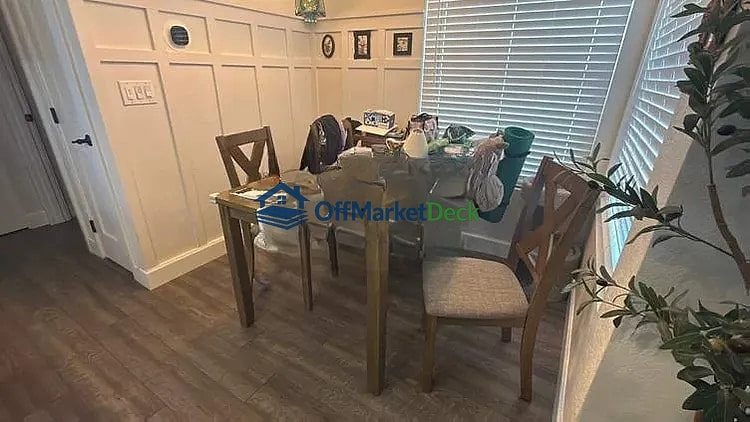 Off-market house in Mesa, Arizona — 1 bed, 1 bath, $164,900 — photo 7 of 8