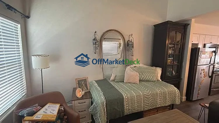 Off-market house in Mesa, Arizona — 1 bed, 1 bath, $164,900