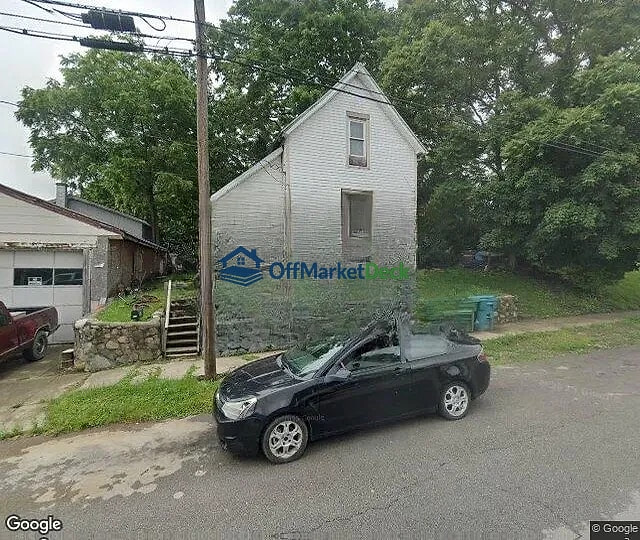 Off-market house in New Castle, Indiana — 3 beds, 1 bath, $15,900 — photo 3 of 3