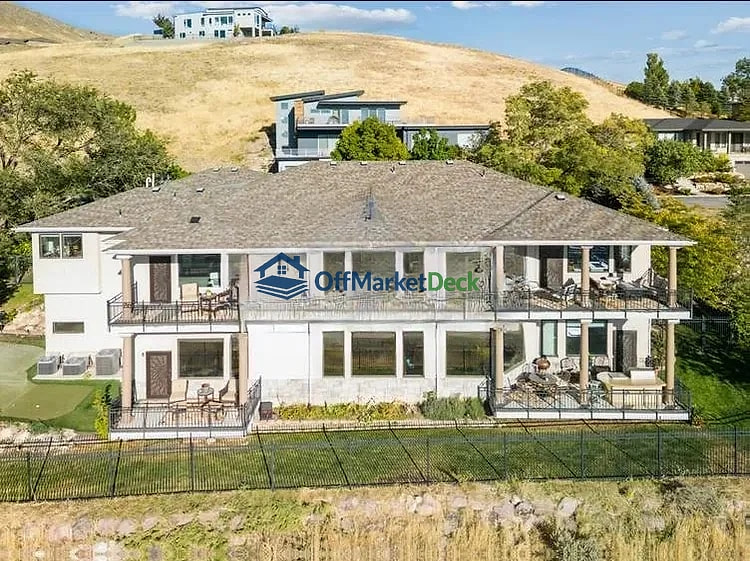 Off-market house in Salt Lake City, Utah — 5 beds, 4 baths, $1,650,000 — photo 6 of 8