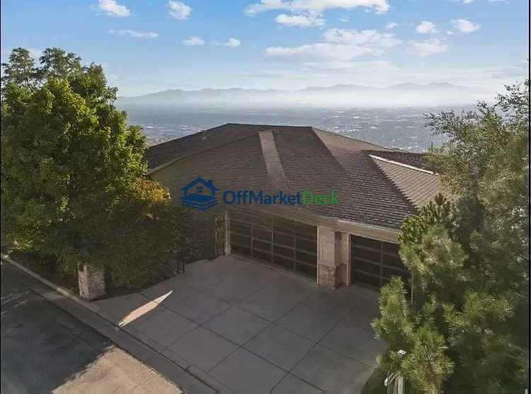 Off-market house in Salt Lake City, Utah — 5 beds, 4 baths, $1,650,000 — photo 3 of 8