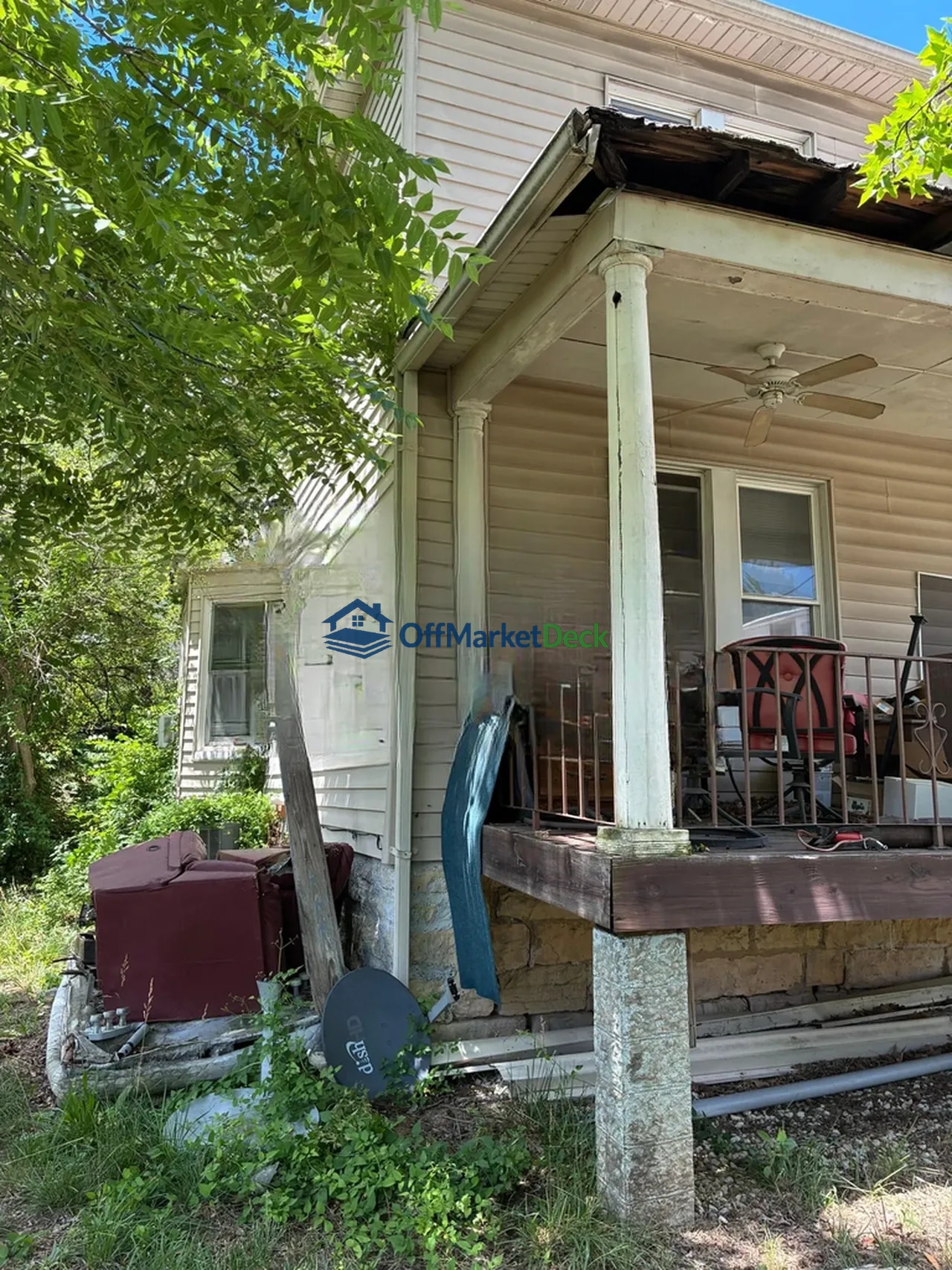 Off-market house in De Soto, Missouri — 2 beds, 1 bath, $59,900 — photo 3 of 8