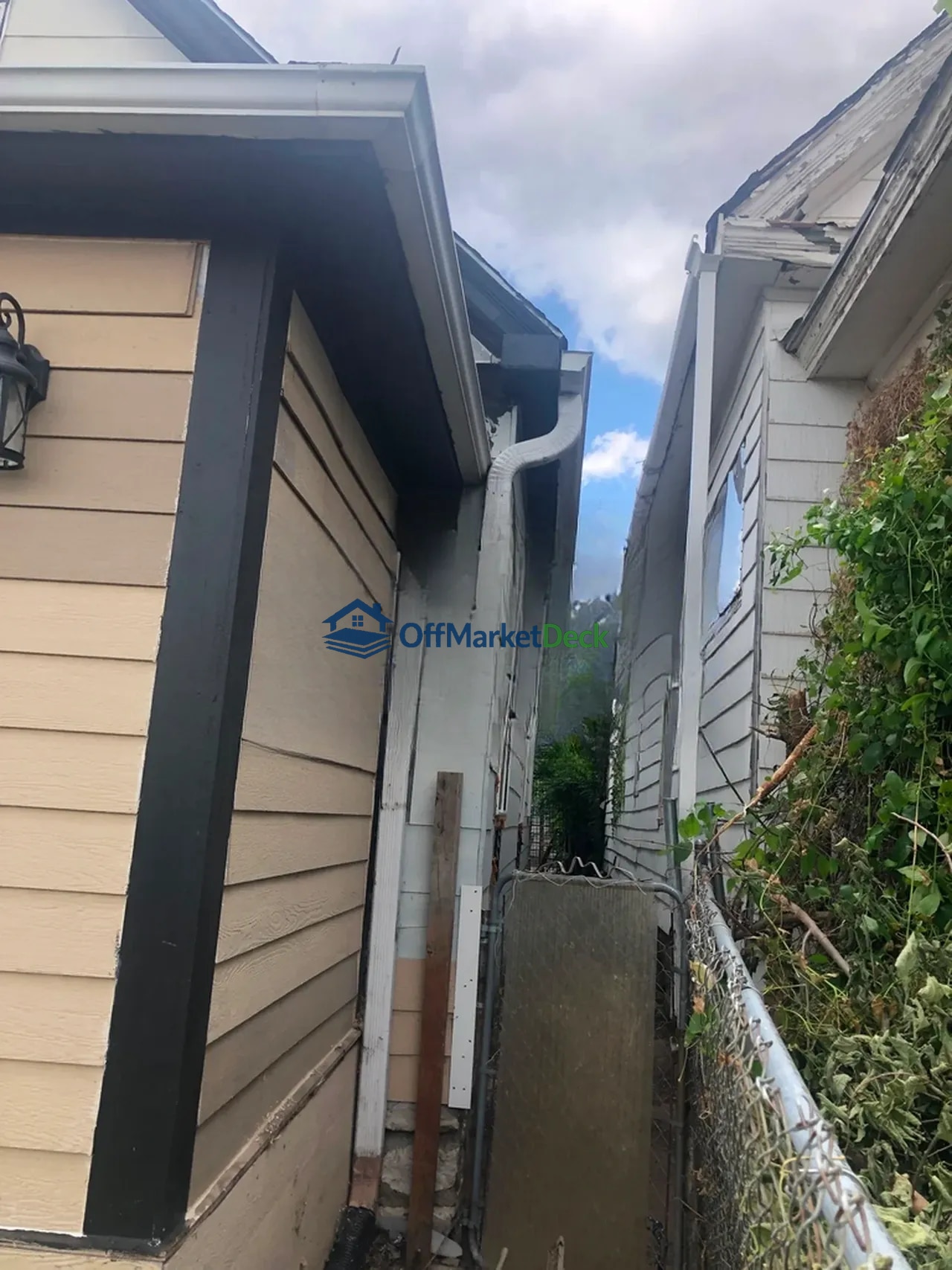 Off-market house in Kansas City, Kansas — 2 beds, 1 bath, $74,900 — photo 3 of 8