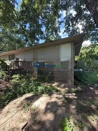 Off-market house in Raytown, Missouri — 4 beds, 2.5 baths, $179,900 — photo 3 of 8
