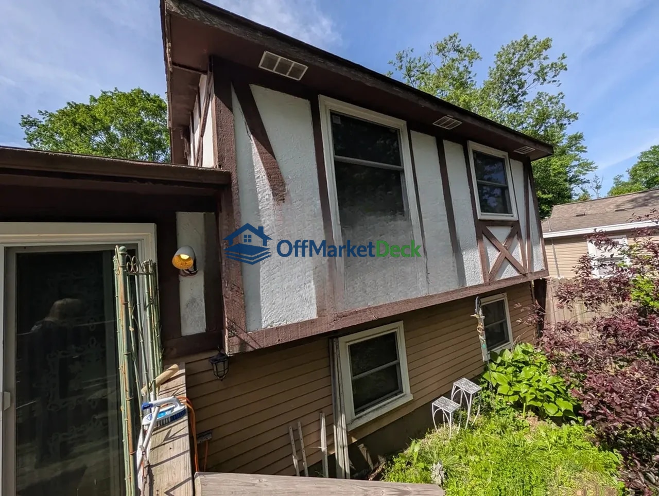 Off-market house in Oakland County, Michigan — 3 beds, 1 bath, $165,900 — photo 4 of 8