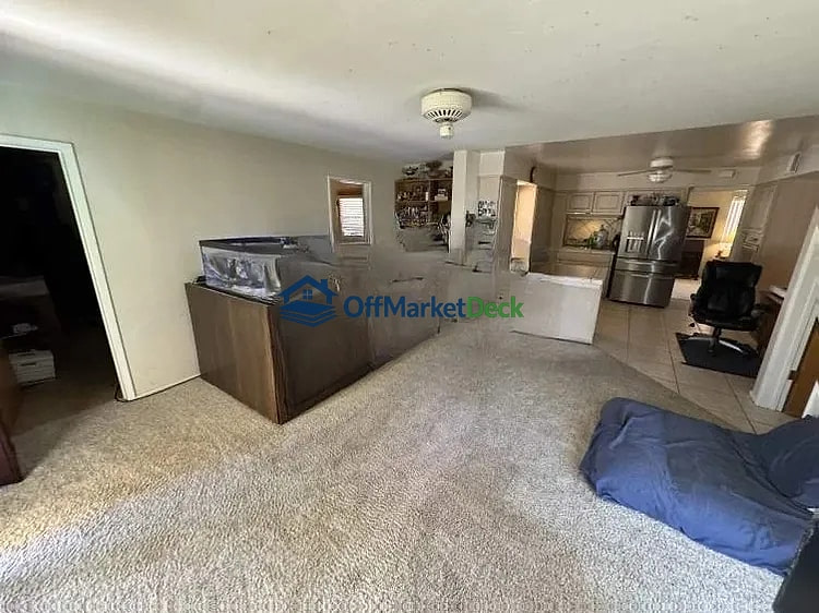 Off-market house in Scottsdale, Arizona — 3 beds, 2 baths, $565,000 — photo 5 of 8