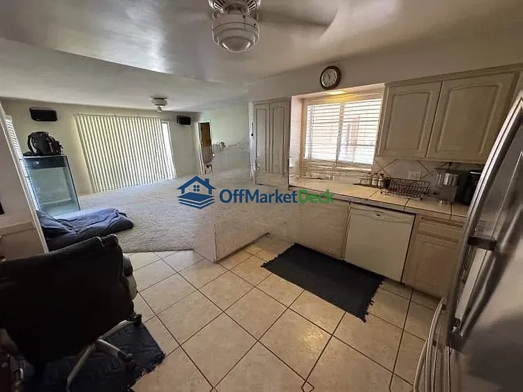 Off-market house in Scottsdale, Arizona — 3 beds, 2 baths, $565,000 — photo 8 of 8