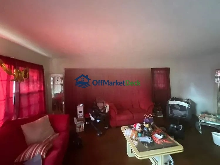 Off-market house in Gadsden, Alabama — 4 beds, 1 bath, $134,900 — photo 6 of 8